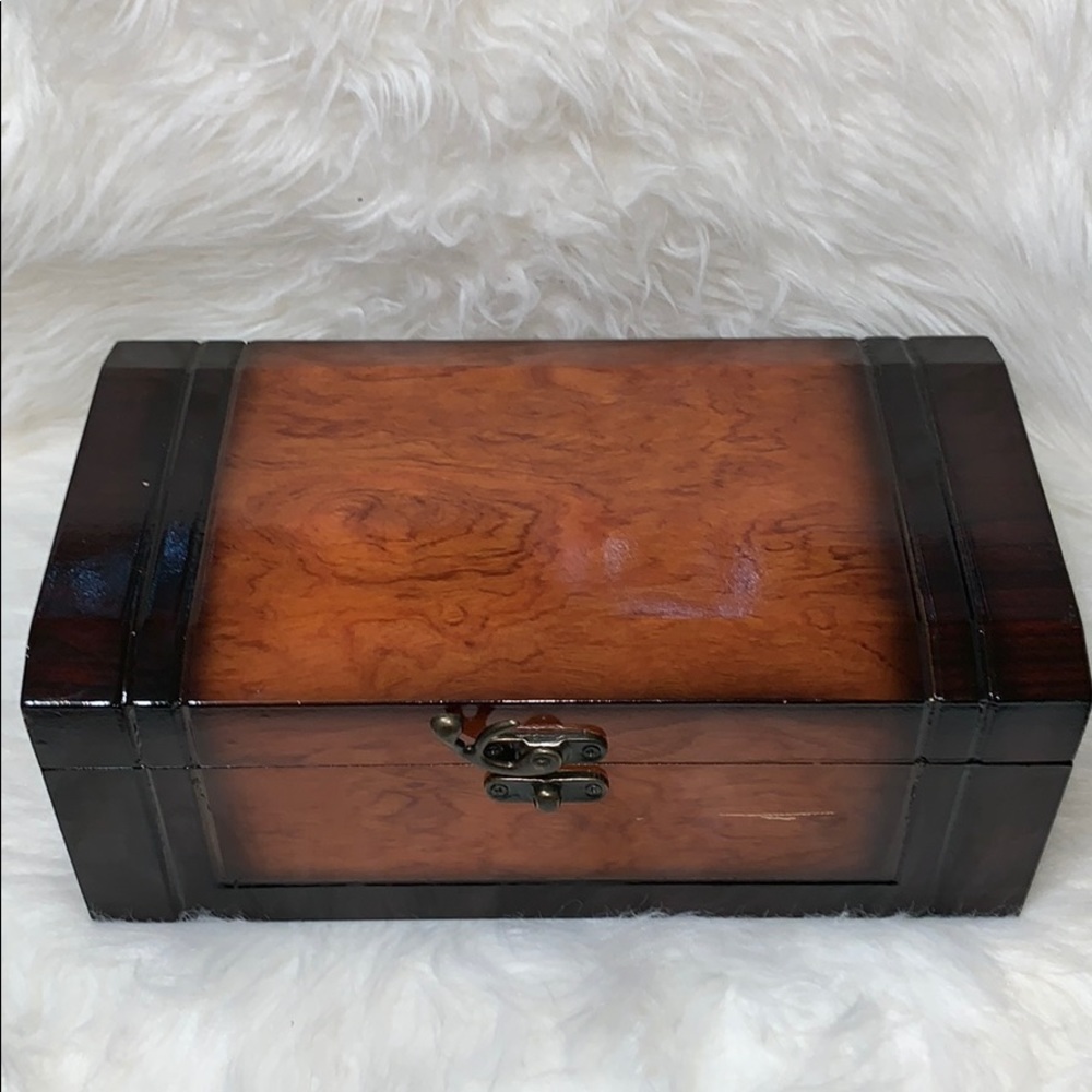 Wooden box (items inside not included)